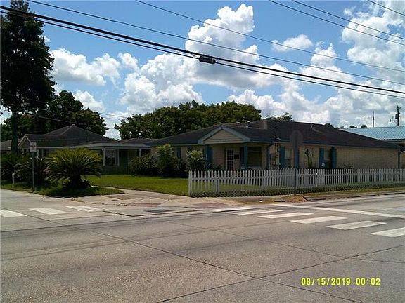 2nd image of 2900 Claire Ave