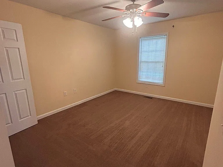 929 Christian St #X — Photo 11
