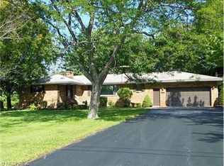 1068 N Market St, Jefferson, OH 44047