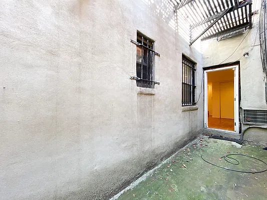 Rented by Compass | media 31