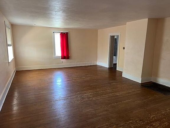 4th image of 157 S Rich St