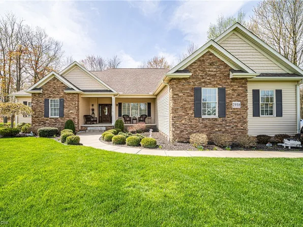 2938 Amity Ln, Conneaut, OH 44030