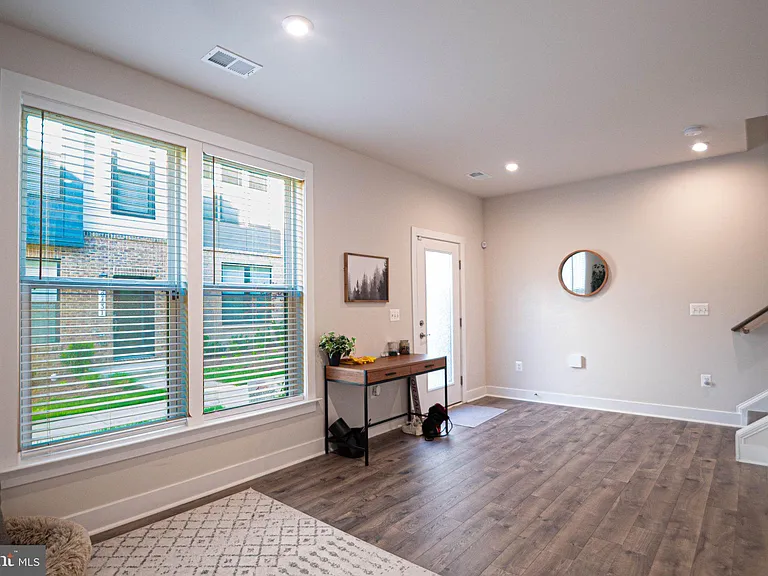 2453 Liberty Loop — Photo 36