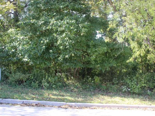 232 Ann Ct, Jefferson City, MO 65101