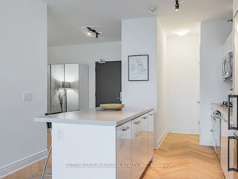608 Richmond St W #1304 — Photo 9