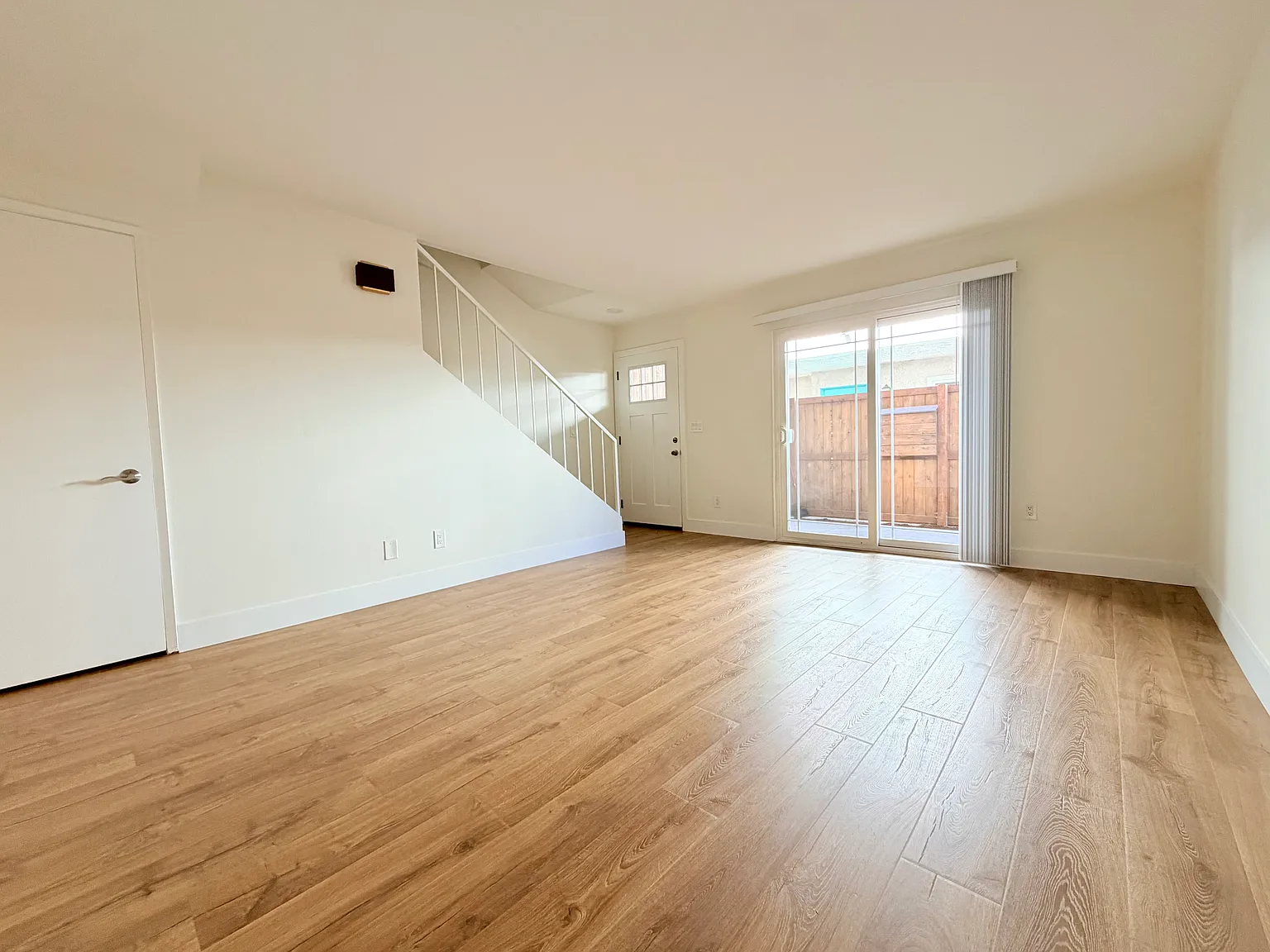 2 bed, 1.5 bath, 1050 sqft, $3,700 — Photo 4