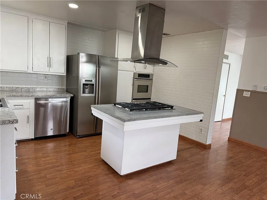 4 bed, 1570 sqft, $4,000 — Photo 4