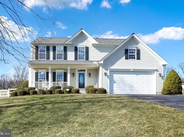 15 Tree Hollow Dr, Shrewsbury, PA 17361