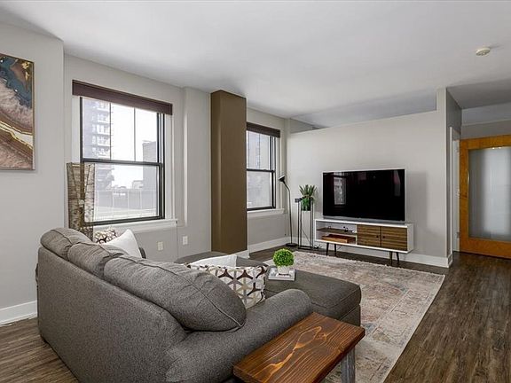 5th image of 400 Walnut St Suite 403