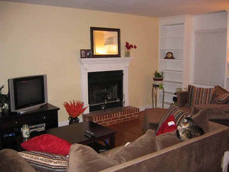 2411 Rigby Dr — Photo 3