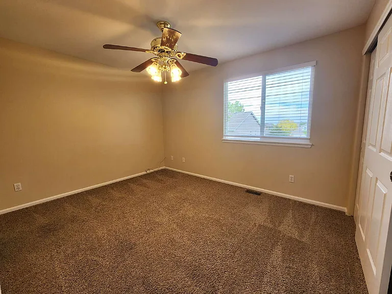 22359 E Lake Ln — Photo 29