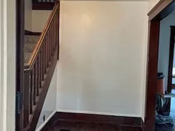 2nd image of 152 W Euclid Ave