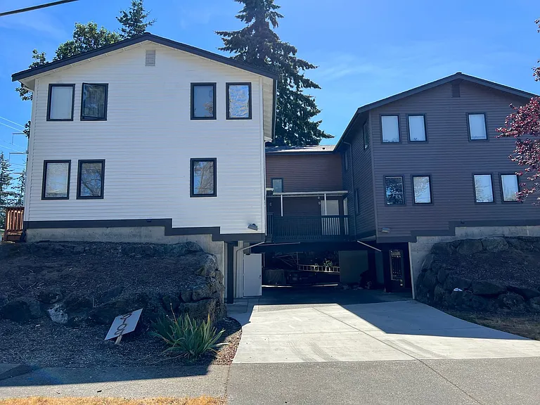 3109 NE 11th Pl — Photo 16