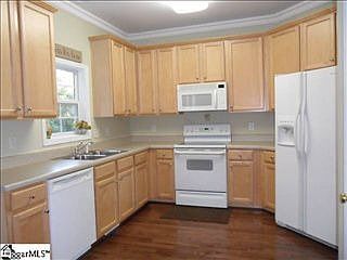 5th image of 14 Baneberry Ct