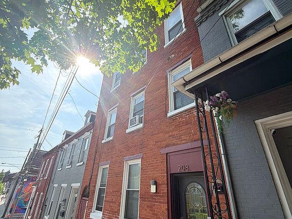 3rd image of 208 W Vine St