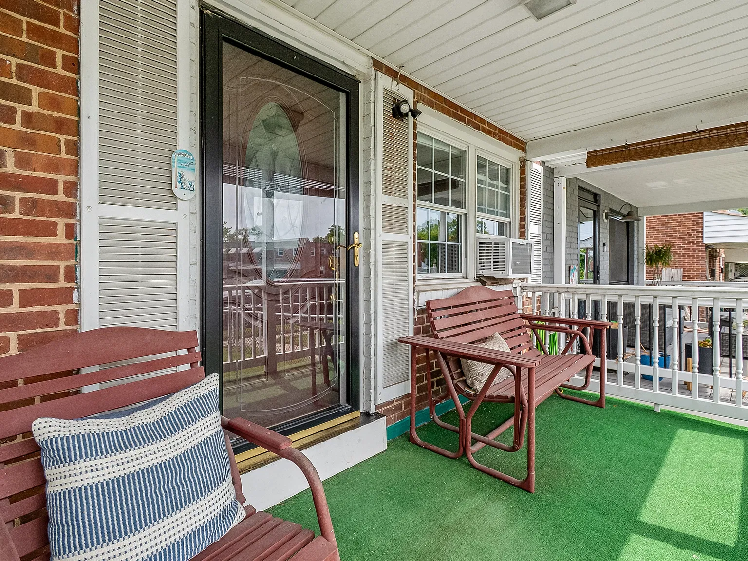 3 bed, 1144 sqft, $2,300 — Photo 2