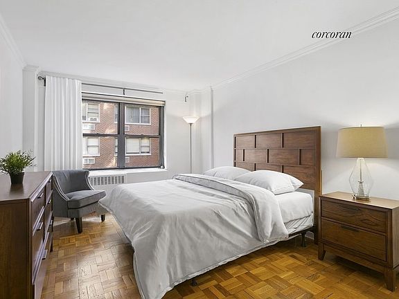 4th image of 420 E 55th St APT 4A