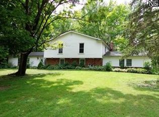 12864 Vincent Dr, Chesterland, OH 44026