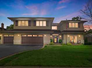 1722 Birch Rd, Northbrook, IL 60062