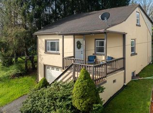 371 Hawk St, Granville, WV 26534