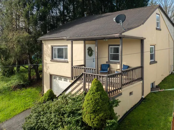 371 Hawk St, Granville, WV 26534