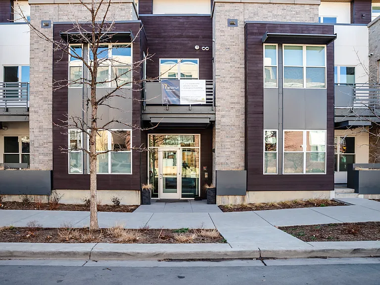 1707 Walnut St #303 — Photo 37