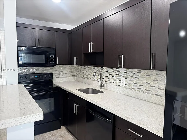 1860 Venice Park Dr #107 — Photo 8
