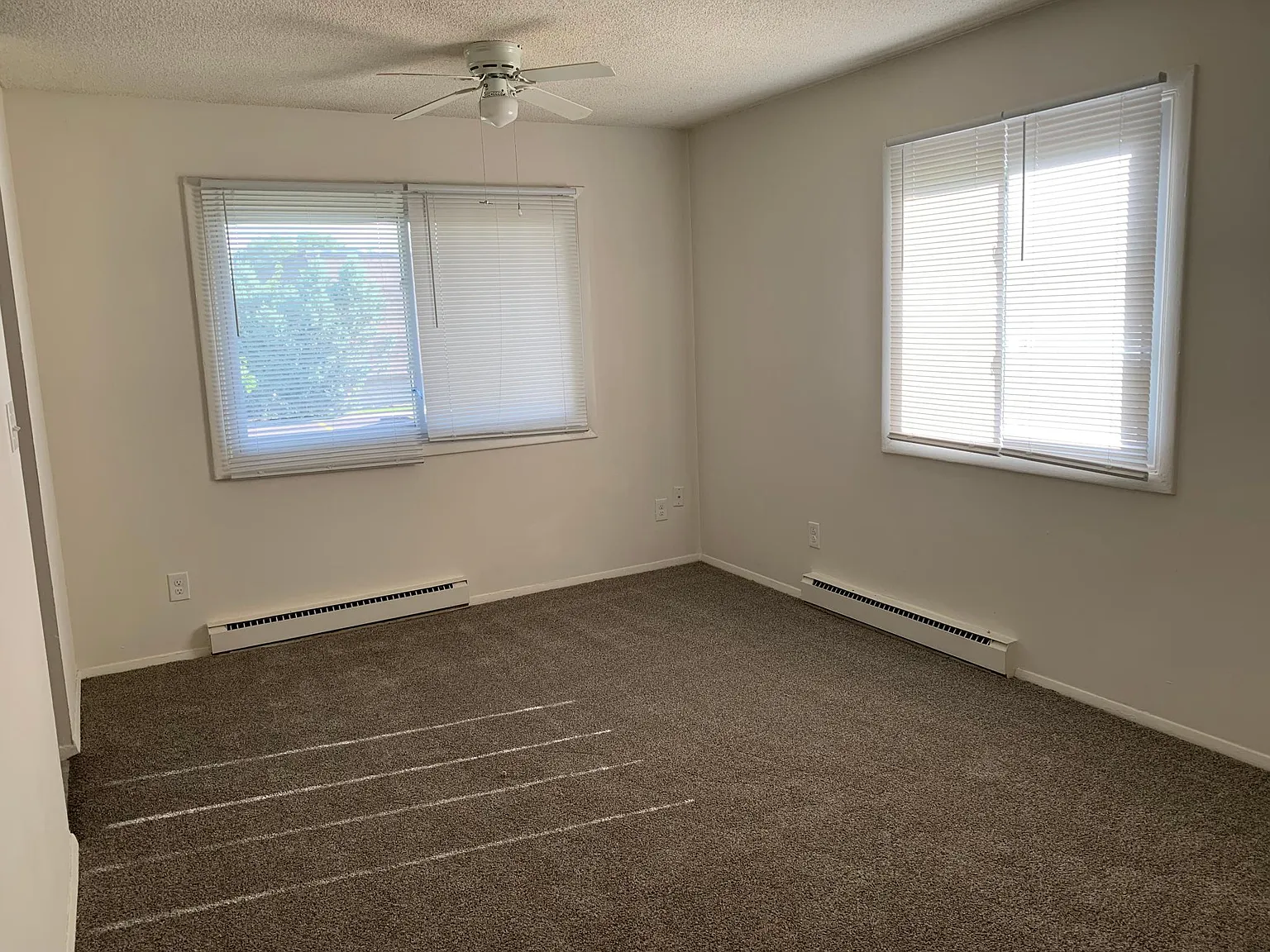 590 Rosanne Ln APT 40 photo 1