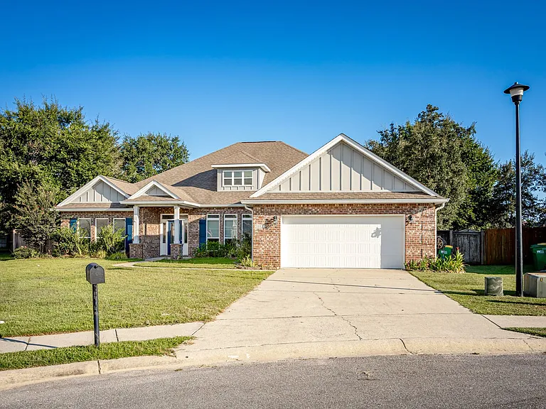 1013 Silverbell Cv — Photo 4