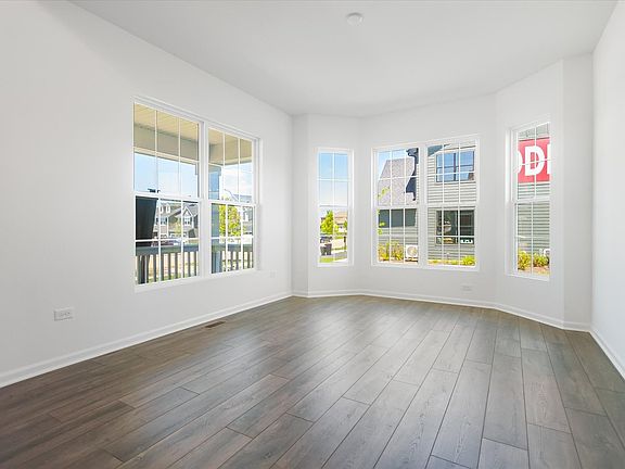 4th image of 847 Harwood Ave