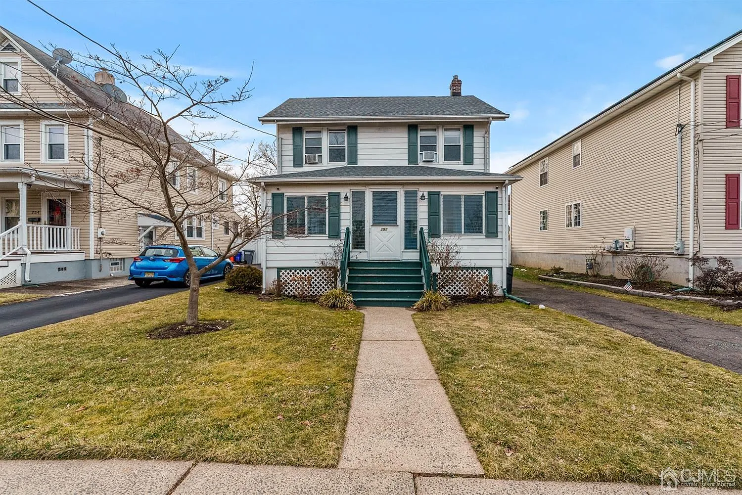 252 Whittier Ave photo 1