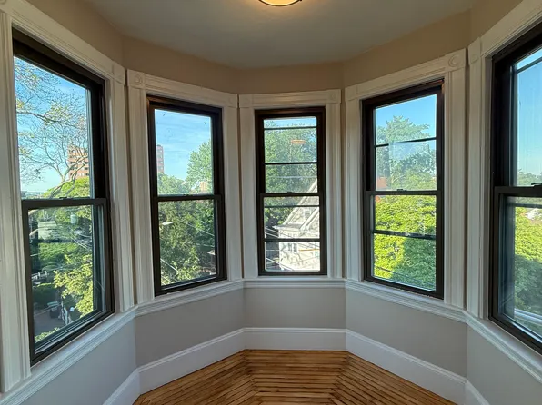 38 Walnut St #4, Somerville, MA 02143