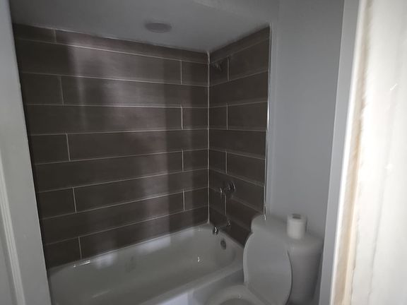 4th image of 12 Edmund Pl #1