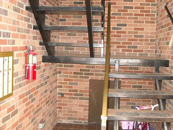 2nd image of 203 Poplin Pl APT 4