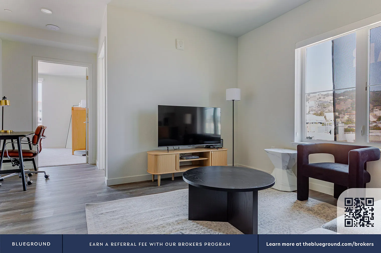 2 bed, 2.0 bath, 930 sqft, $3,570 — Photo 3