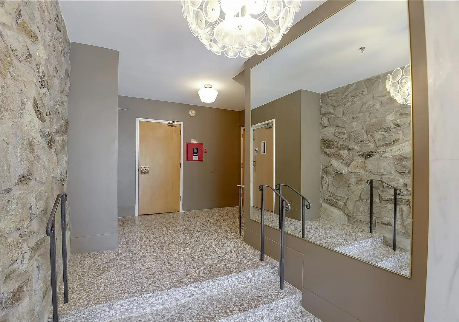 1390 Jackson — Photo 3