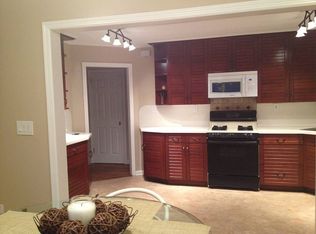 106 Whittman St, Rochelle Park, NJ 07662