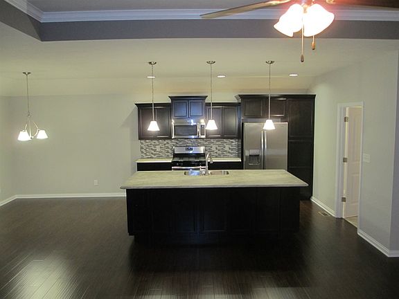 3rd image of 8300 Leland Dr