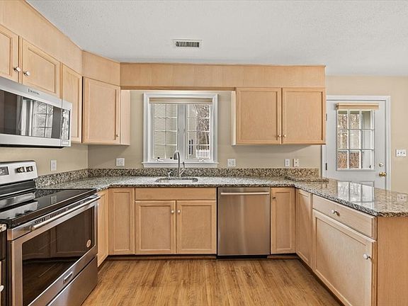 3rd image of 31 Pintail Rd #31