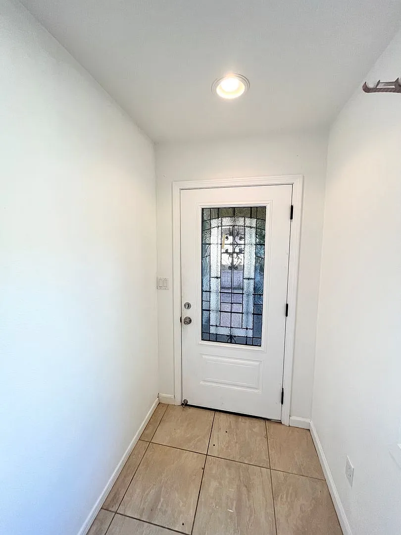 2323 Rose St. — Photo 2