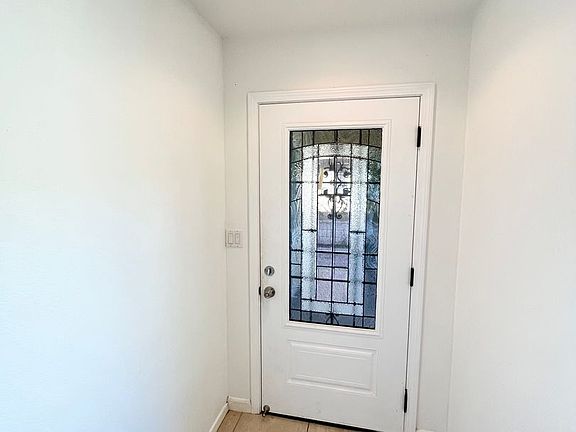 2nd image of 2323 Rose St