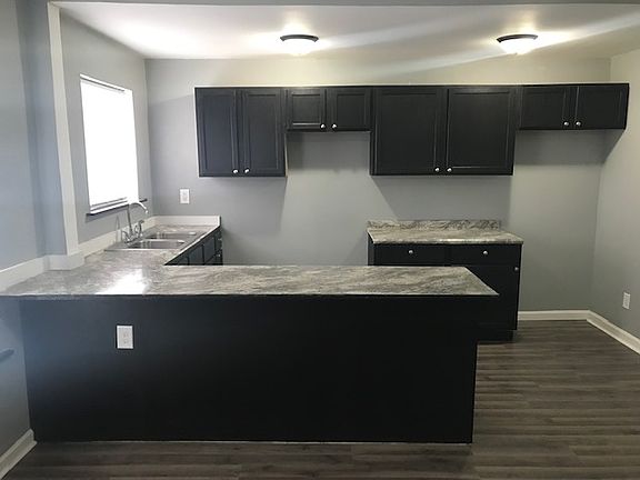 2nd image of 3753 N Meridian St APT 304