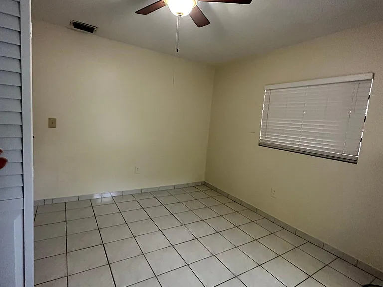 3135 SW 5th St — Photo 5
