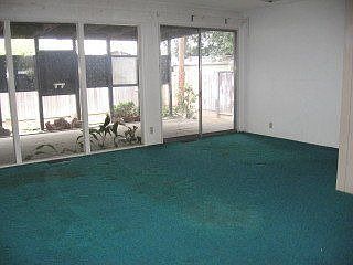 3rd image of 51 Poinsettia Ave