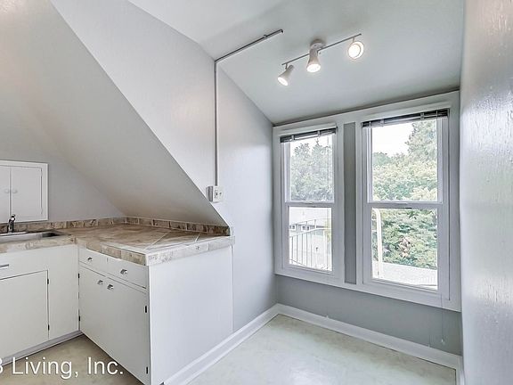 4th image of 159 Emerson St Unit 7