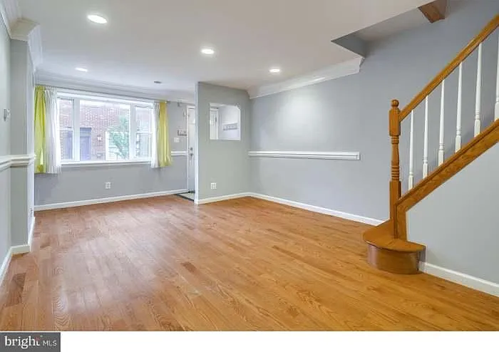 1339 S Bancroft St — Photo 2