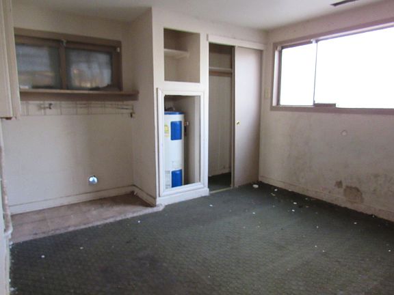 5th image of 2335 Vine Ave