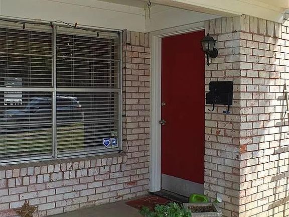 2nd image of 7026 Kingsbury Dr