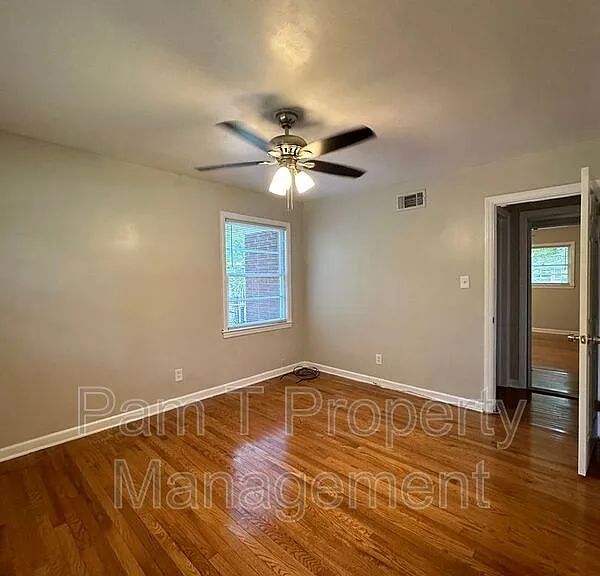 201 Kensington Dr — Photo 13