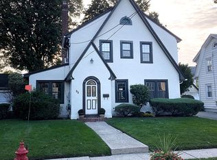99 Woodnut Pl, Mineola, NY 11501